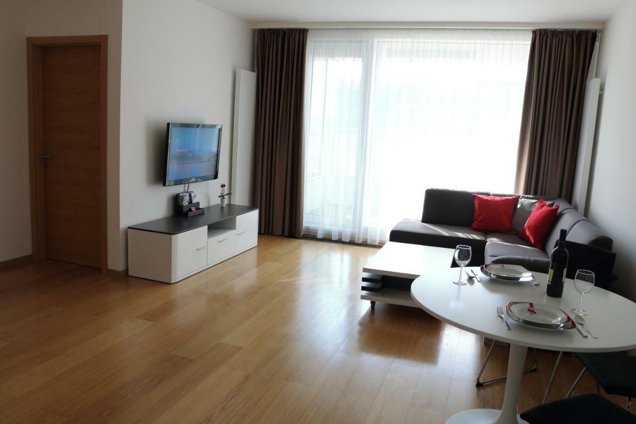 Panorama City Apartment With Free Parking Bratislava Exterior photo